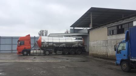 На Дніпропетровщині викрили підпільне виробництво фальсифікованого спирту, з якого виготовлялися неякісні антисептичні та дезінфікуючі засоби