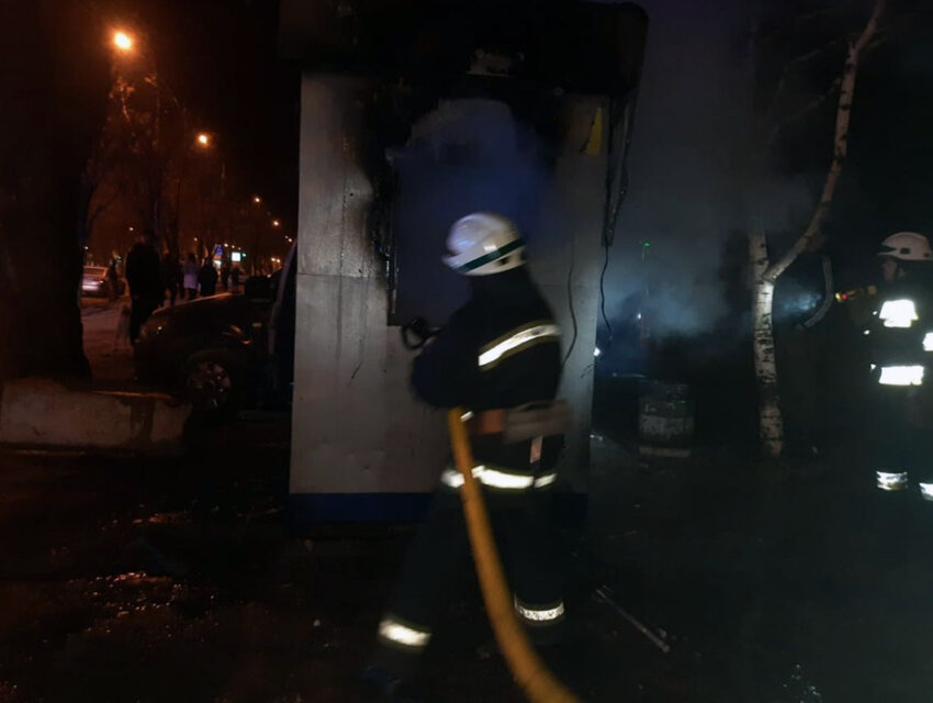 У Дніпрі горіли легковики
