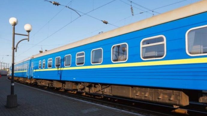 Укрзалізниця збільшила кількість поїздів на великодні та травневі свята