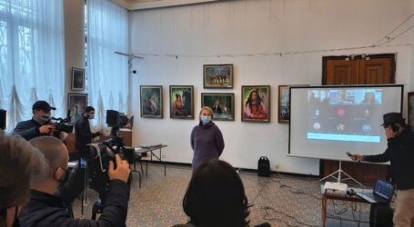 Співробітники музею Кам’янського відвідали виставку ромського художника Тиберія Йонаша