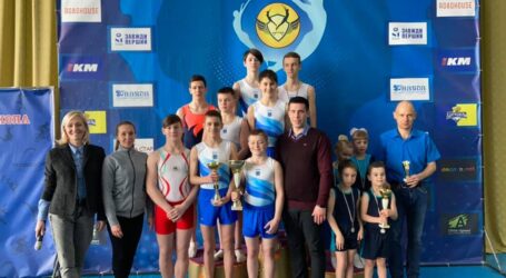 В Каменском прошел Чемпионат города по прыжкам на акробатической дорожке
