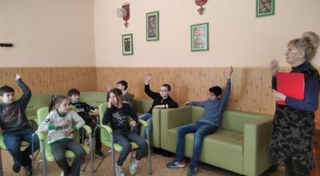 В Кам’янському дорослі вчили школярів протидіяти маніпуляторам