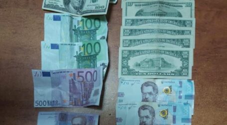 У Дніпрі гастролери пограбували пенсіонера