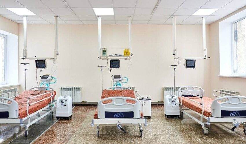 У Дніпровській лікарні на залізничному транспорті відкрили осучаснені COVID-відділення із новою реанімацією