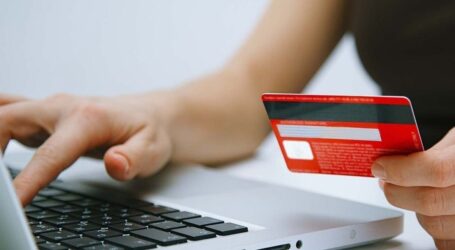 На Дніпропетровщині жінка через соцмережі продавала неіснуючі товари