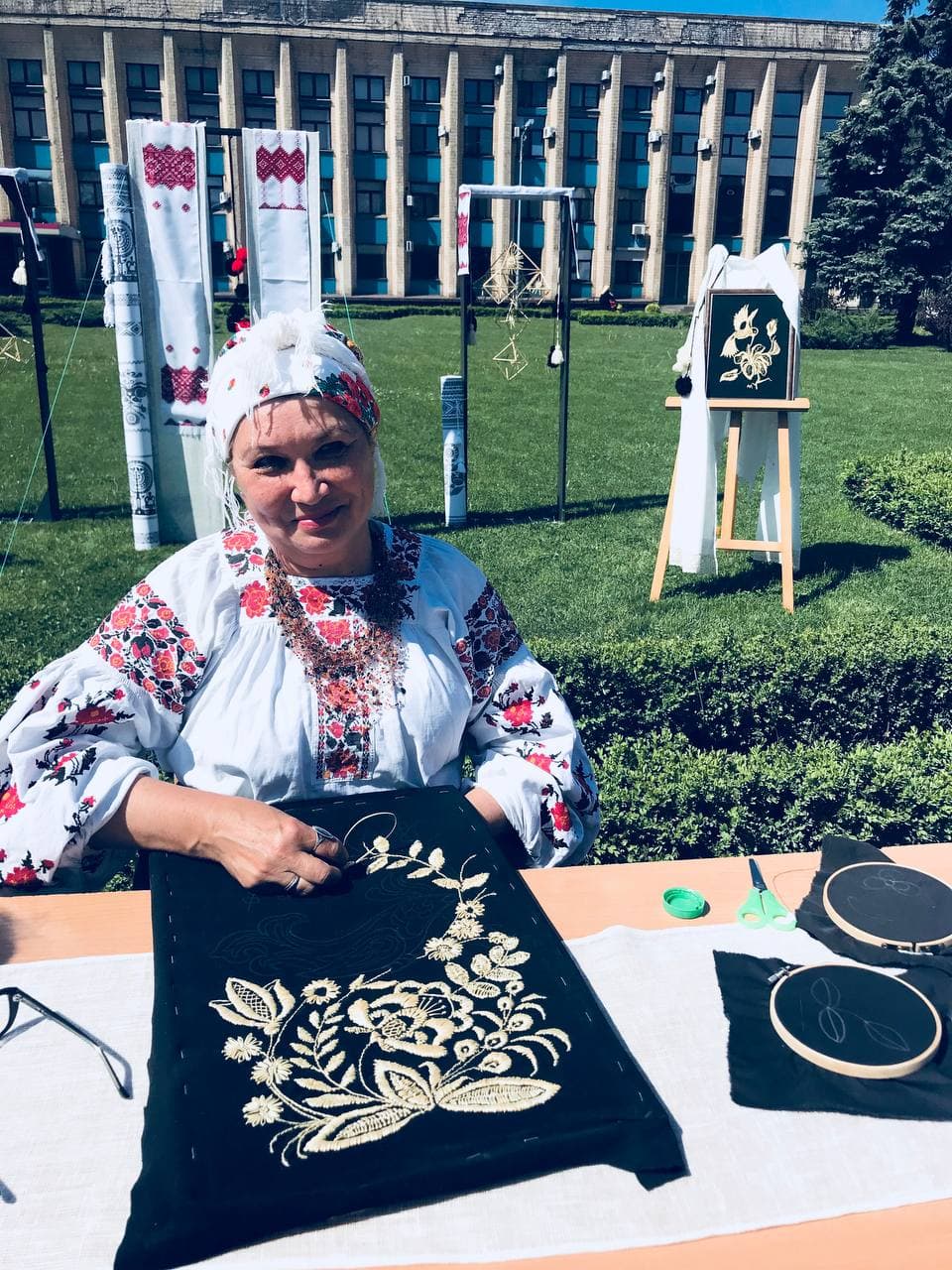 Кам’янське відзначило День вишиванки - ФОТО