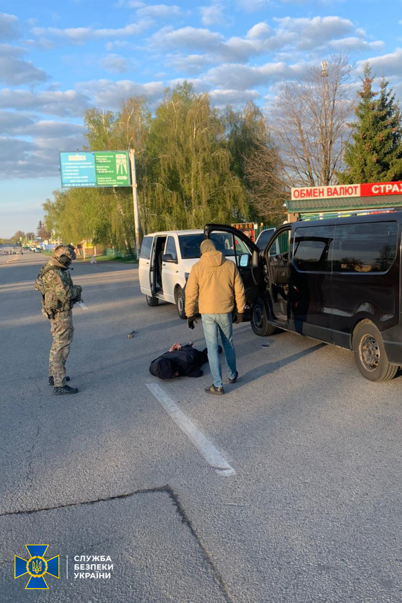 Правоохоронці Дніпропетровщини викрили нелегальні пасажирські перевезення з ОРДЛО - ФОТО