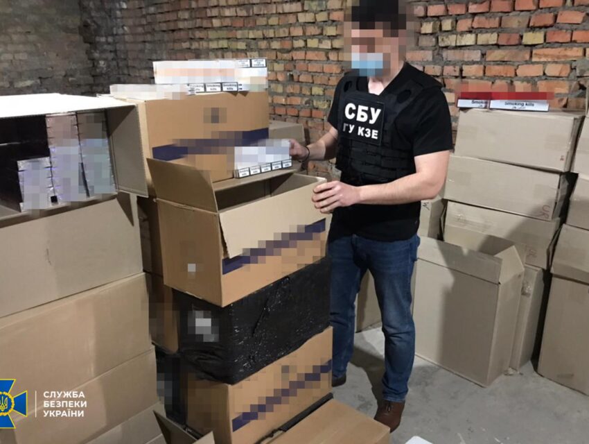 СБУ заблокувала масштабний продаж контрафакту у Дніпропетровській та Донецькій областях