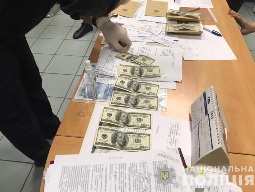 У Дніпрі в студента-іноземця вимагали гроші за закінчення вишу