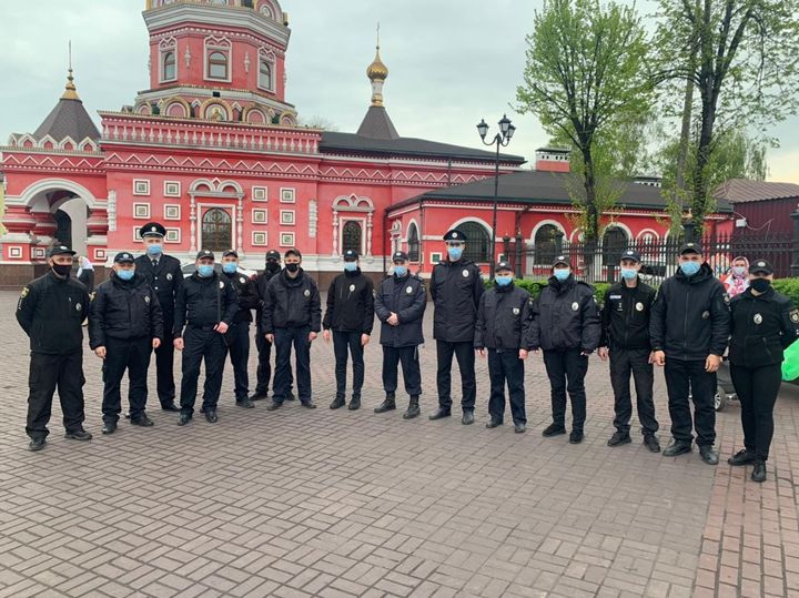 Нічні та вранішні богослужіння у храмах Кам’янського пройшли спокійно