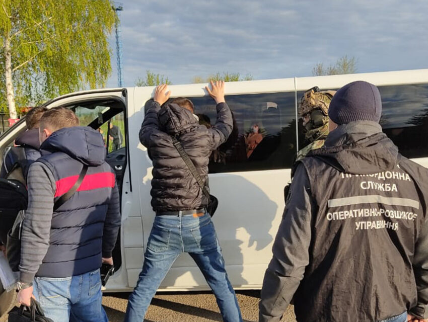 Правоохоронці Дніпропетровщини викрили нелегальні пасажирські перевезення з ОРДЛО