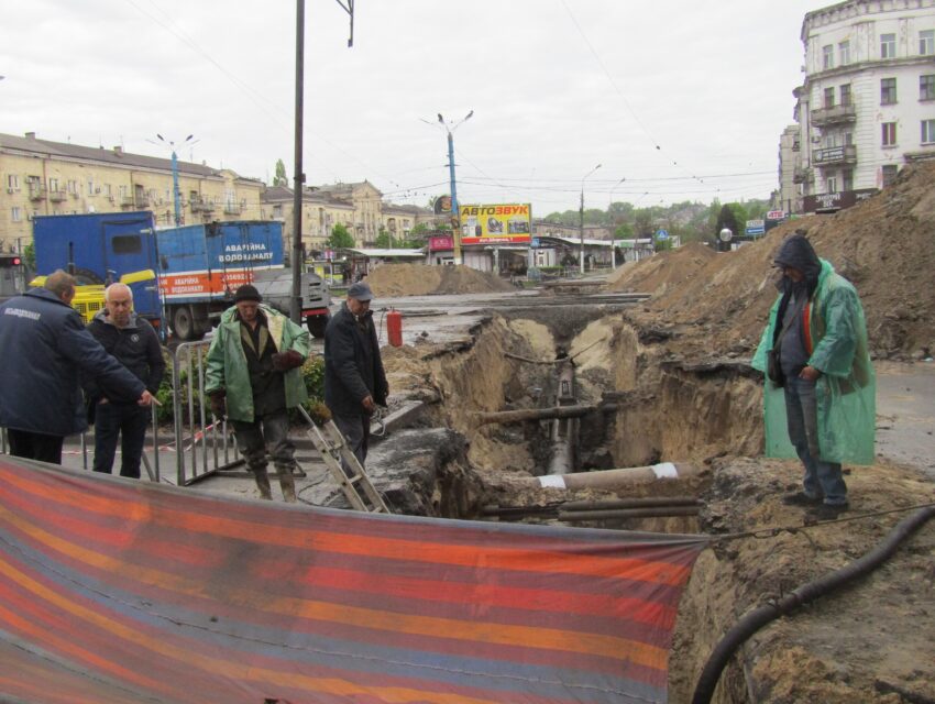 Ремонт водогону в центрі Кам’янського наближається до фіналу