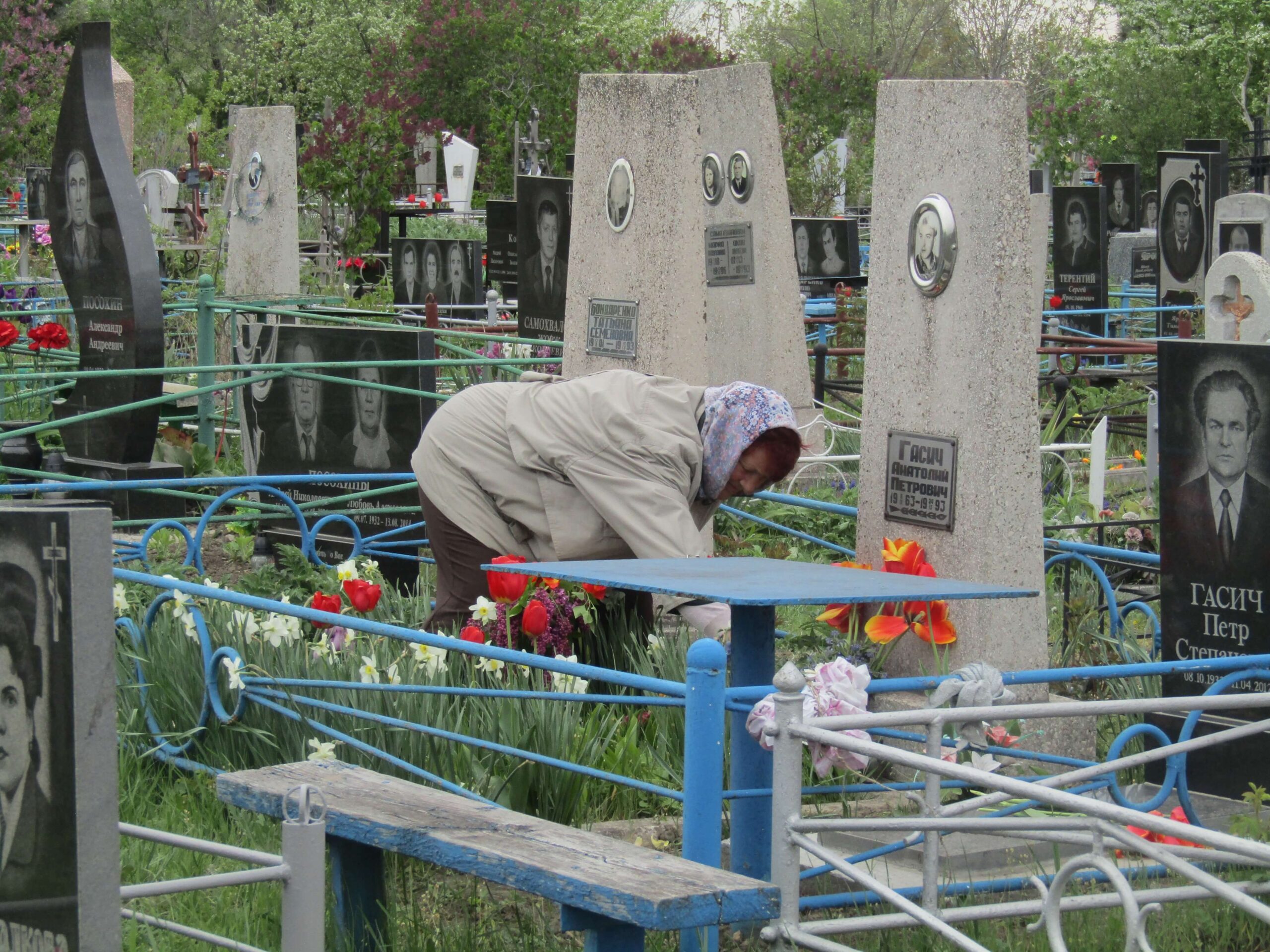 «Гробки» в Кам’янському: традиції та тенденції - ФОТО