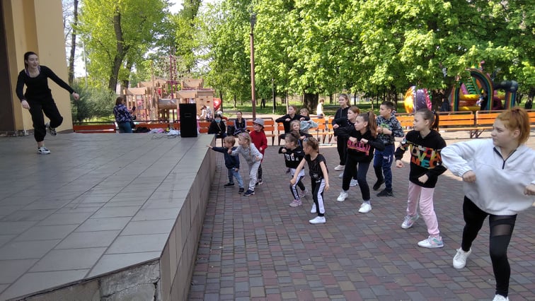 До руху на свіжому повітрі запрошують мешканців Кам’янського спортсмени - ФОТО