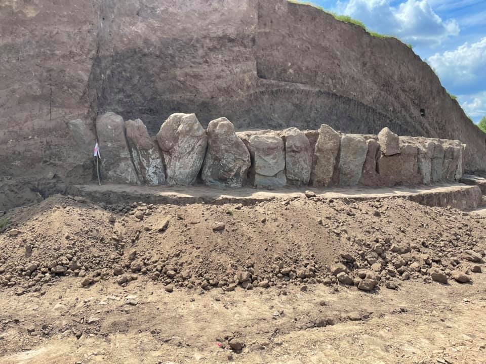На Дніпропетровщині знайшли свій "Стоунхендж" - ФОТО
