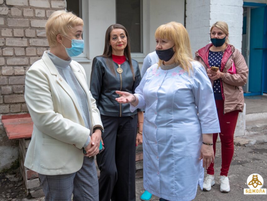 Представники ГО «Бджола» передали необхідне оснащення відділенню хоспісної допомоги