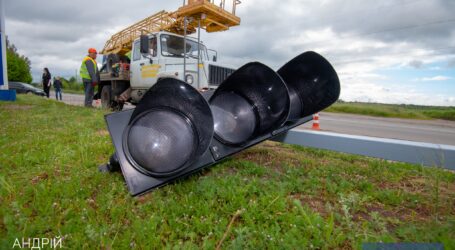 В Каменском строят два светофорных комплекса
