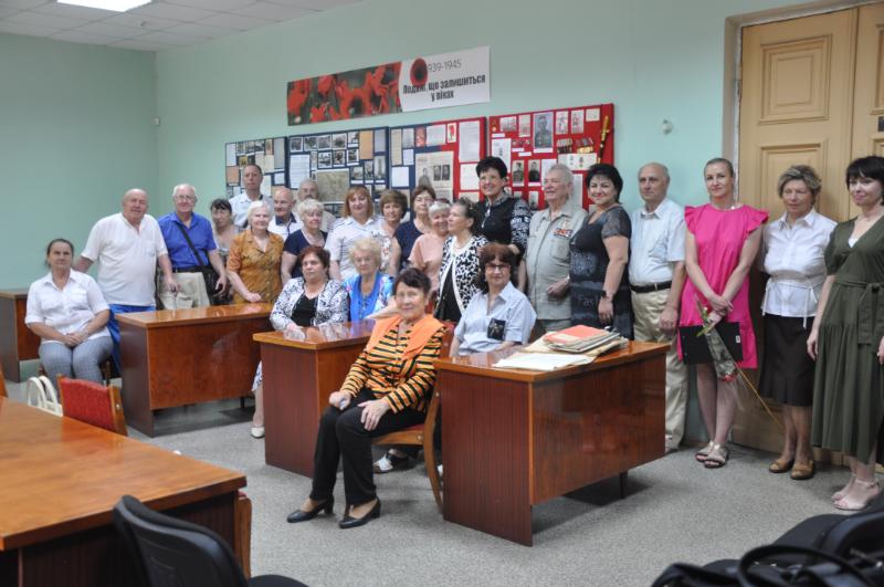Ветерани Кам’янського відвідали виставку, присвячену війні