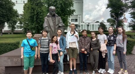 Пам’ятники Кам’янського вивчають місцеві школярі