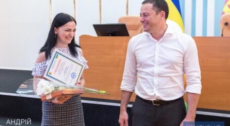 Міський голова Кам’янського вручив стипендії талановитій молоді