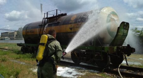 На Дніпропетровщині на залізниці стався витік сірчаної кислоти