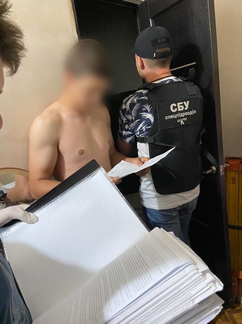 На Дніпропетровщині чоловік організував канал контрабанди засобів для «прослушки»