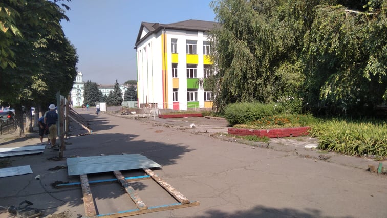 Ремонти комунальних будівель та тротуарів планує міськрада Кам’янського