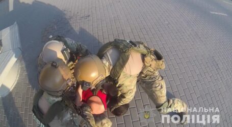У Кам’янському чоловік двічі пограбував кредитну установу