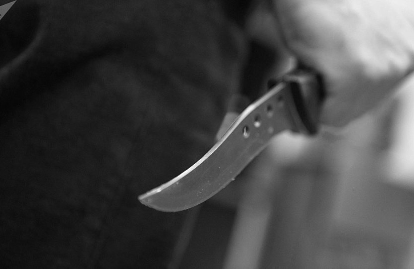 У Кам’янському конфлікт між двома чоловіками закінчився різаниною