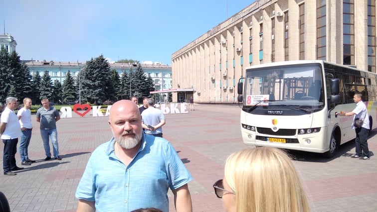 Нові комунальні автобуси вийшли на маршртути в Кам"янського - ФОТО