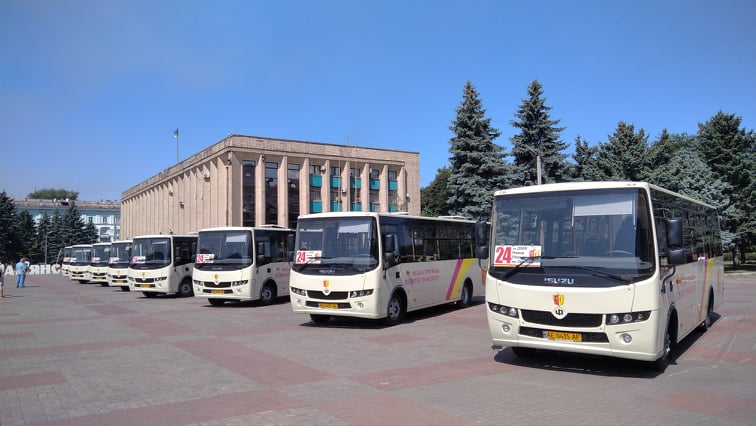 Нові комунальні автобуси вийшли на маршртути в Кам”янського