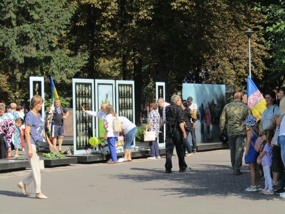 Хода на честь незалежності відбулась в Кам’янському - ФОТО