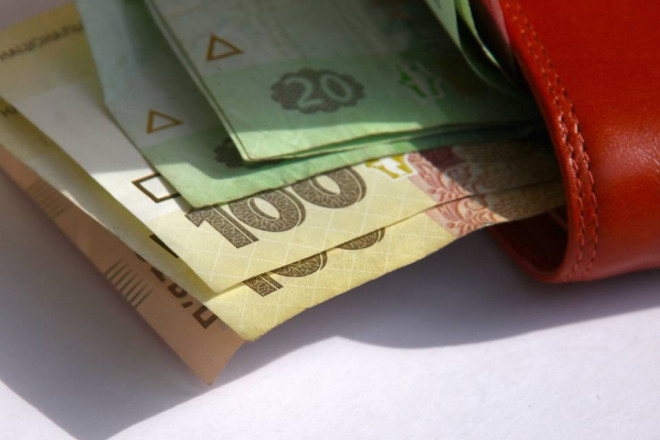 Діти з багатодітних малозабезпечених сімей отримають по 2 тис грн до навчального року