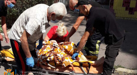 У Кам’янському надзвичайники врятували жінку, в якої стався інсульт