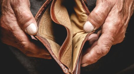 Більшість українців вважають себе бідними, – Держстат