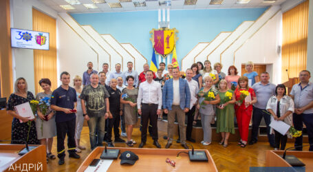 У Кам’янському вручили нагороди з нагоди Дня Незалежності України