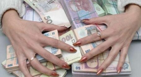 На Дніпропетровщині директорка підприємства привласнила кошти, виділені на ремонт школи