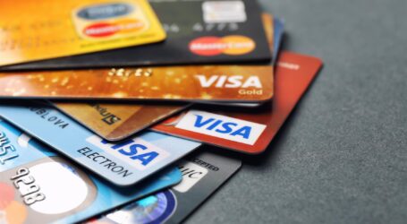 Украинцам планируют урезать помощь по безработице