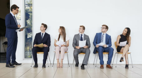 Кого ищут украинские работодатели и сколько готовы платить