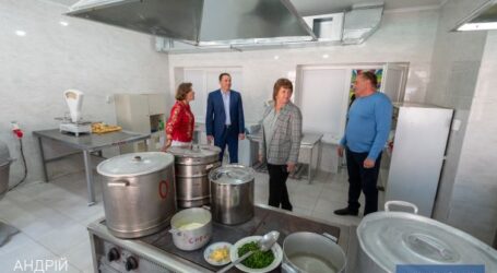 В Каменском лицее №13 капитально отремонтировали столовую