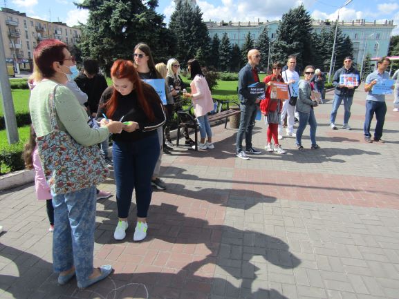 За права тварин маршували зоозахисники в Кам’янському - ФОТО