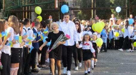 День знань та «першого дзвінка» відсвяткували в школах Кам’янського