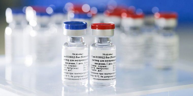 Для кого з українців планують рекомендувати бустерну COVID-вакцинацію