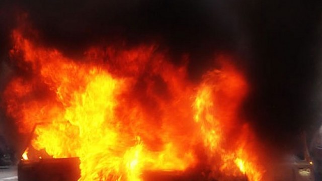 На Дніпропетровщині згоріла людина в автомобілі
