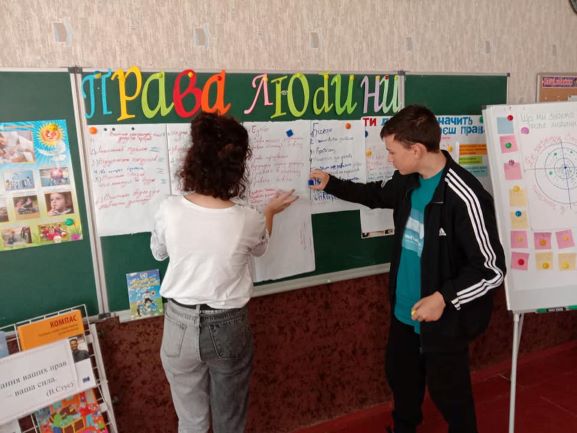 Школярі з Кам’янського вивчали права людини, «щоб бути вільними»