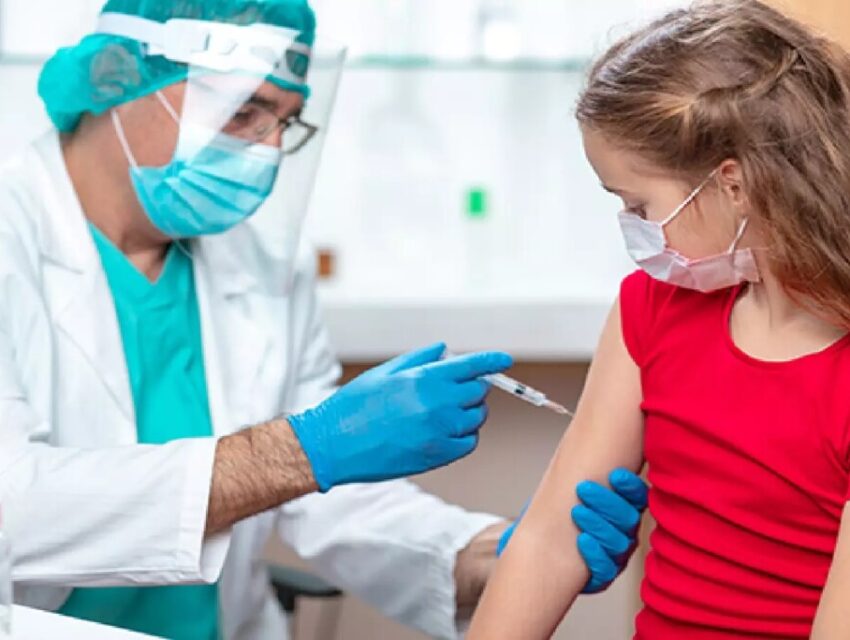У МОЗ України дозволили вакцинувати дітей від COVID-19 з 12 років