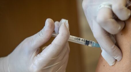 На Дніпропетровщині завершили вакцинацію понад 560 тисяч мешканців
