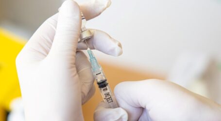 В Україні рекомендують щепити від коронавірусу дітей 12 +