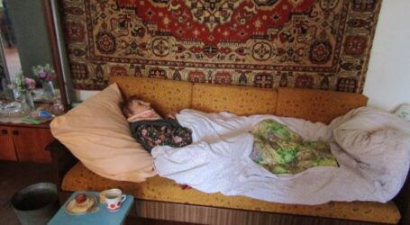 Безпомічну самотню бабусю врятували сусіди та соцпрацівники в Кам’янському