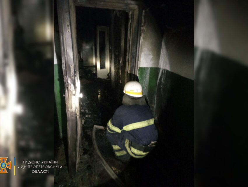 В Каменском на пожаре пострадали двое мужчин